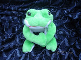 Russ Berrie Daisy Frog  Plush 1879906 Lot 2 Frogs